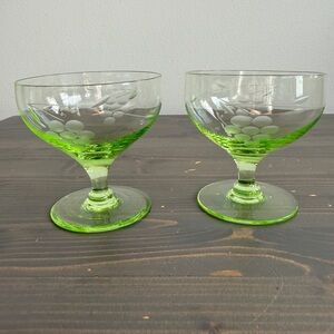 2 x uranium depression glass low stem sherbet bowls
Etched grapes and vine